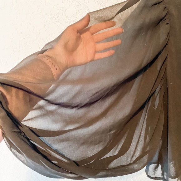 Lush sheer sleeve/tulip sheer back blouse - Picture 3 of 5